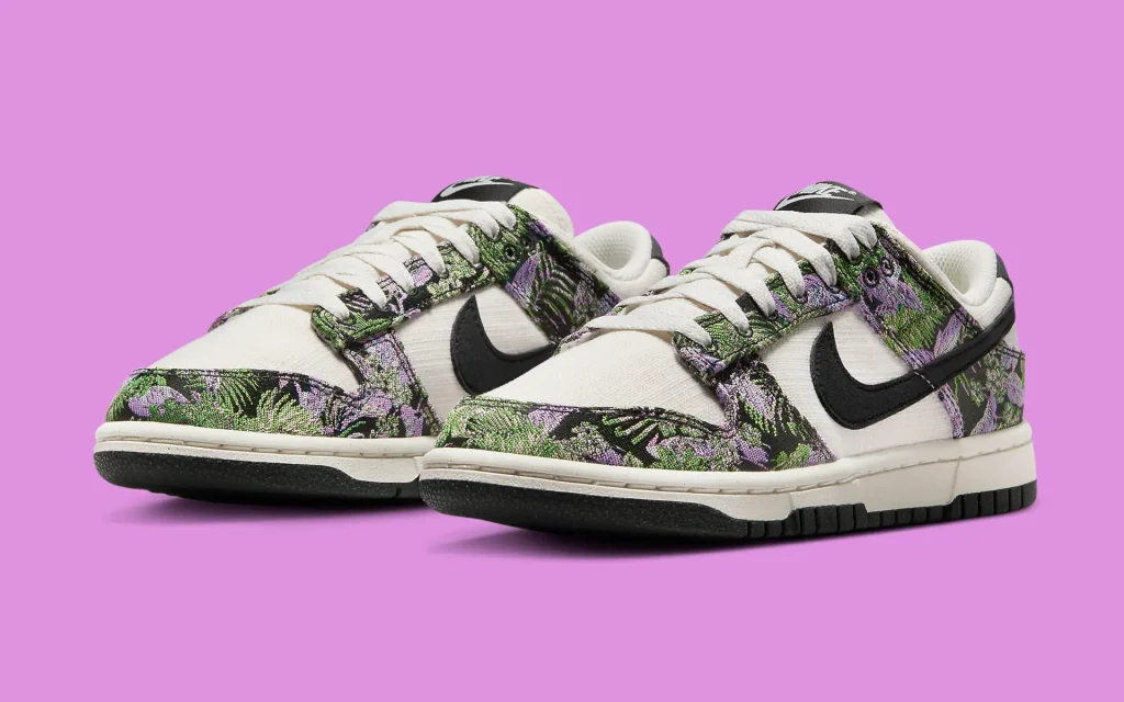 Nike Dunk Low "Tapestry"